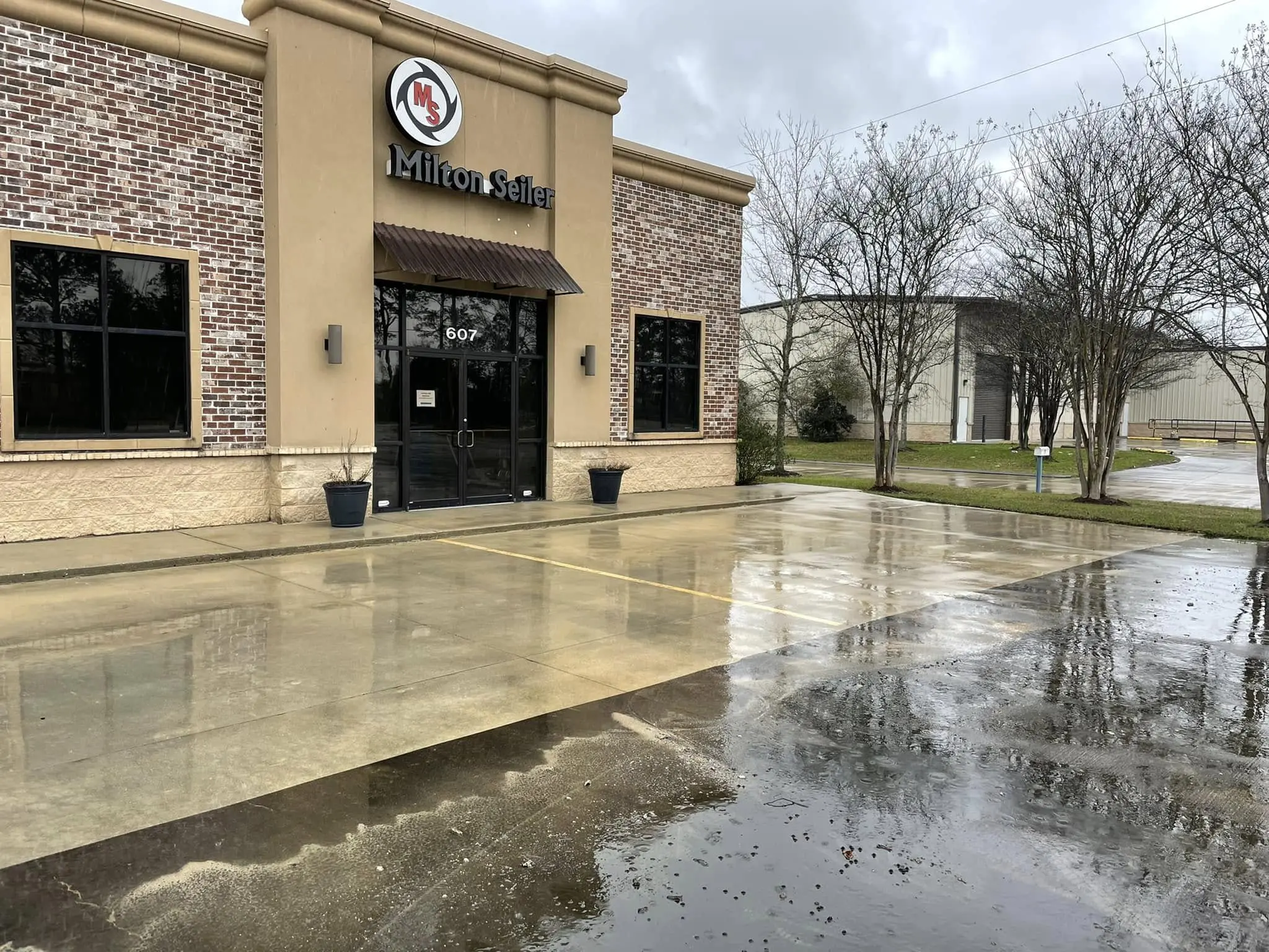 Storefront lot pressure washing